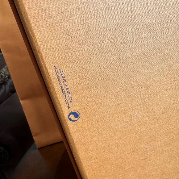 Louis Vuitton Signature Orange Gift Box - Picture 7 of 8